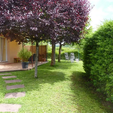 Les Petits Jardins Bed & Breakfast *