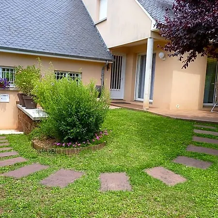 Alojamento de Acomodação e Pequeno-almoço Les Petits Jardins Marcillac-Vallon